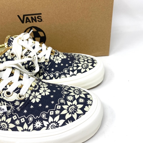 VANS Authentic VR3 Low Top Black Floral Canvas Women’s Size Sneakers VN0A4BX5QI… - Picture 8 of 11